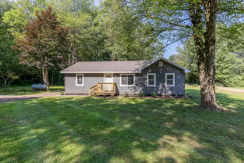 1050 S Wicker Rd SE, Stanton, MI 48888