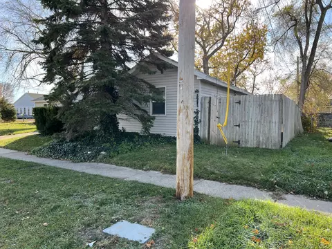 150 Frontenac St SE, Grand Rapids, MI 49548