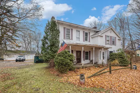 10100 S Norris Rd, Delton, MI 49046
