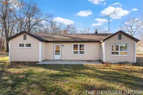 922 Maas Ln, Pullman, MI 49450