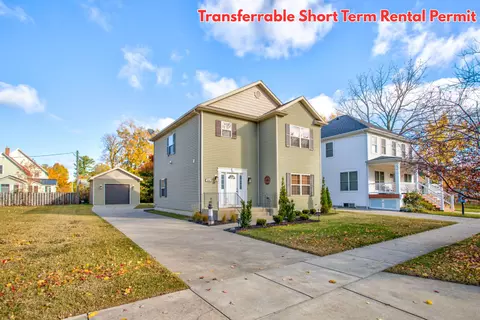317 Monroe St, South Haven, MI 49090