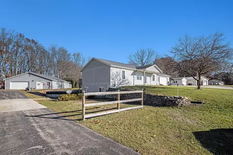 1177 106th Ave, Plainwell, MI 49080 photo 3