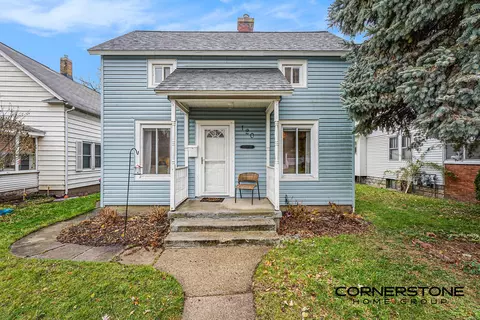 120 Dean St NE, Grand Rapids, MI 49505