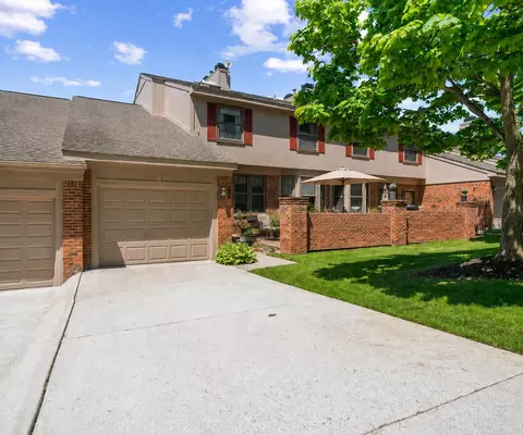 7288 Danbrooke Ct, West Bloomfield, MI 48322