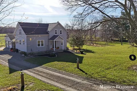 7020 Osborn St, Allendale, MI 49401