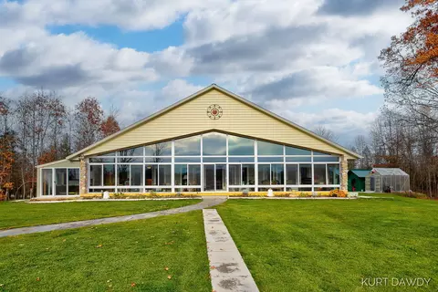 3752 Schermerhorn Lake Dr, Allegan, MI 49010