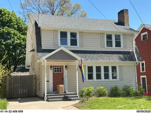 1124 Calvin Ave SE, Grand Rapids, MI 49506