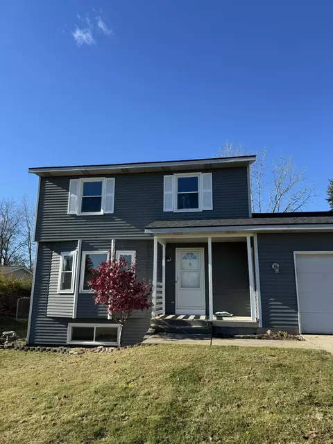 2929 Vistaview Ct NW, Grand Rapids, MI 49544