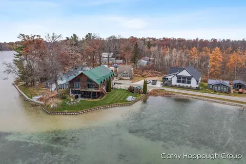 1401 White Birch Dr, Stanton, MI 48888