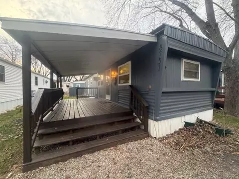 8751 Old Elm Ln, Newaygo, MI 49337