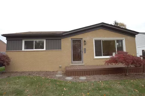 32300 Washington St, Livonia, MI 48150