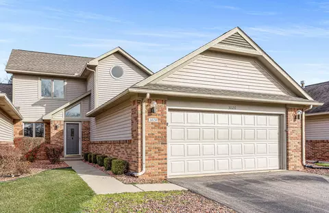 3020 Rivers Edge Dr, Wayne, MI 48184