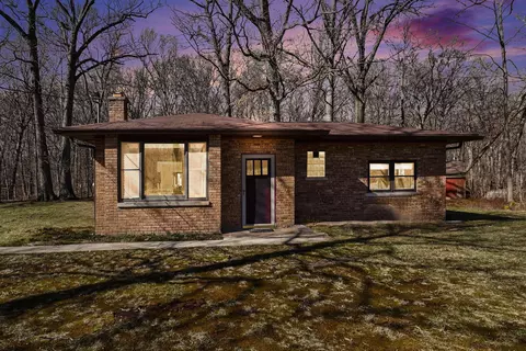 6629 W East Rd, Three Oaks, MI 49128