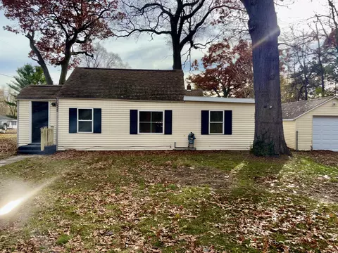 2335 Vine Ave, Muskegon, MI 49442
