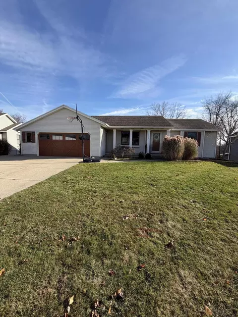3738 Black Creek Dr, Hudsonville, MI 49426