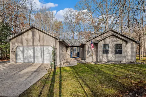 9168 White Birch Dr, Canadian Lakes, MI 49346
