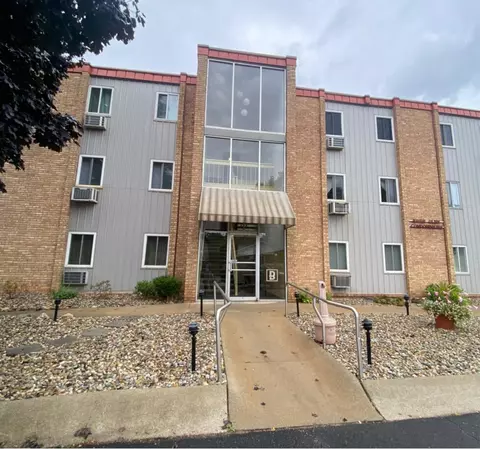 173 E Michigan Ave #303, Three Rivers, MI 49093