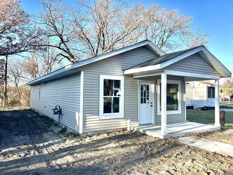 287 E Walton Ave, Muskegon, MI 49442