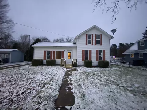 217 Cedar St, Paw Paw, MI 49079