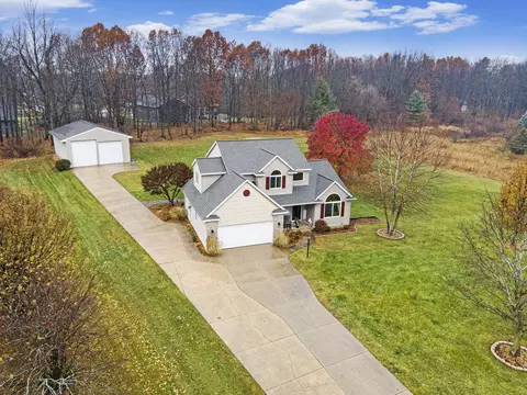 8331 Prairie View Ln SE, Alto, MI 49302