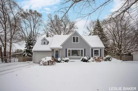 943 College Ave, Holland, MI 49423