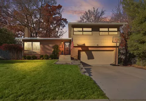 1353 Pinecrest Ave SE, Grand Rapids, MI 49506