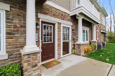 5610 Arbor Chase Dr, Ann Arbor, MI 48103