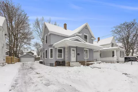 94 W 17th St, Holland, MI 49423