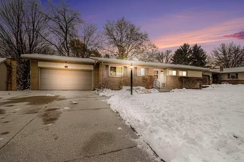 1717 Gentian Dr SE, Grand Rapids, MI 49508