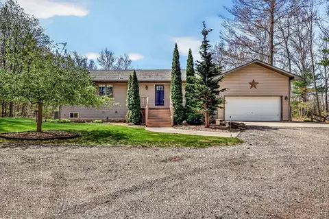 4895 W Birch Ln, Pentwater, MI 49449