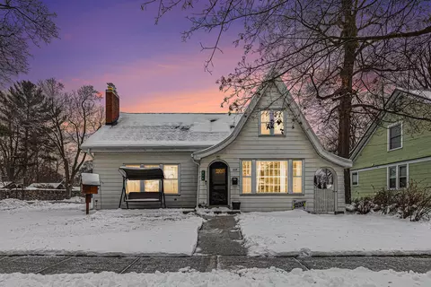218 W Grove St, Greenville, MI 48838