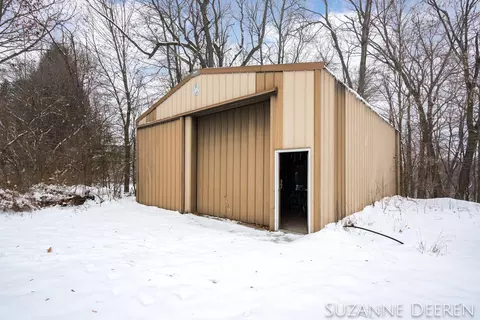 714 W State St, Belding, MI 48809 photo 4