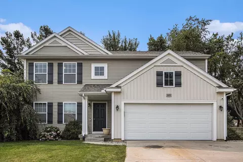 2425 Sagebrush St, Kalamazoo, MI 49006