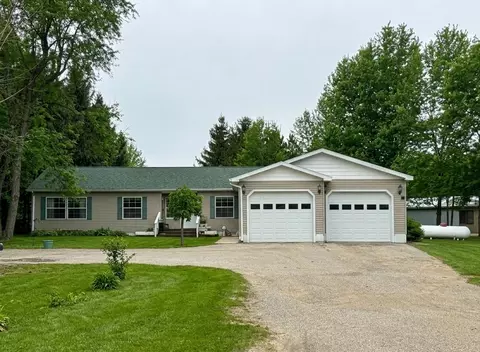 4535 N 68th Ave, Hart, MI 49420