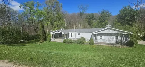 2348 Segwun Ave SE, Lowell, MI 49331
