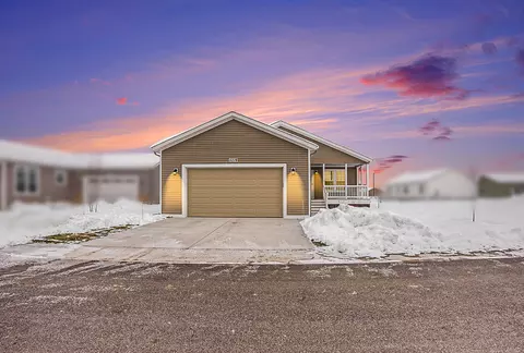 5219 Hollow Ln, Holland, MI 49423
