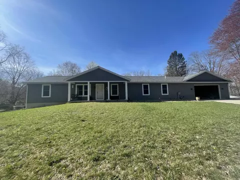 33067 School St, Dowagiac, MI 49047