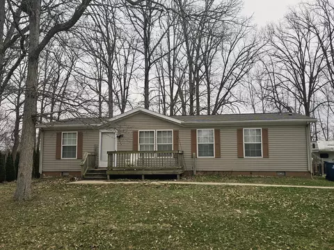 493 Richard St, Quincy, MI 49082