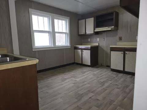 135 Seedorff St, Battle Creek, MI 49037