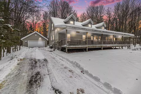 4760 N Lakeshore Dr, Mears, MI 49436