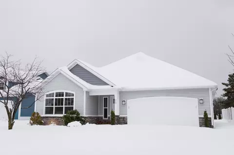 210 Market Pl, Benton Harbor, MI 49022