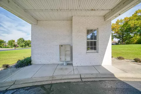 30 Coronado Dr, Jackson, MI 49201 photo 2