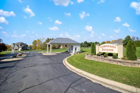 30 Coronado Dr, Jackson, MI 49201