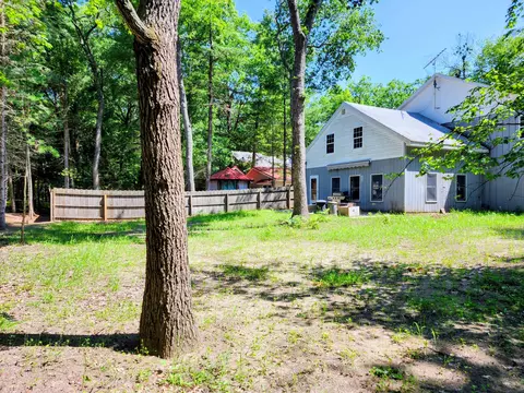 6395 S Lakeshore Dr, Pentwater, MI 49449