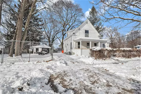 718 Center St, Jackson, MI 49202 photo 3
