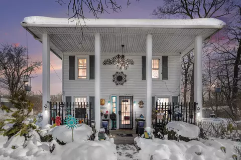 11175 E Shore Dr, Delton, MI 49046