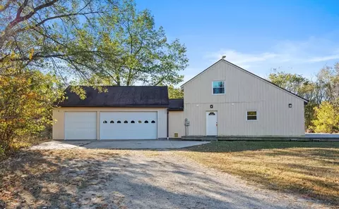 1067 Somers Rd, Lyons, MI 48851