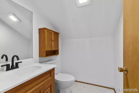 Bath - 1067 Somers Rd, Lyons, MI 48851 photo 2 of 2