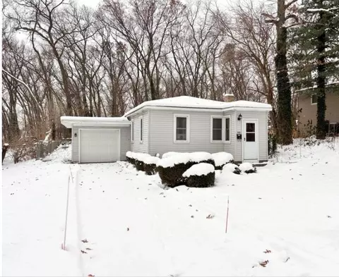 942 Oakcrest St SW, Wyoming, MI 49509
