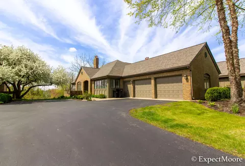 632 Cascade Hills Rdg SE, Grand Rapids, MI 49546